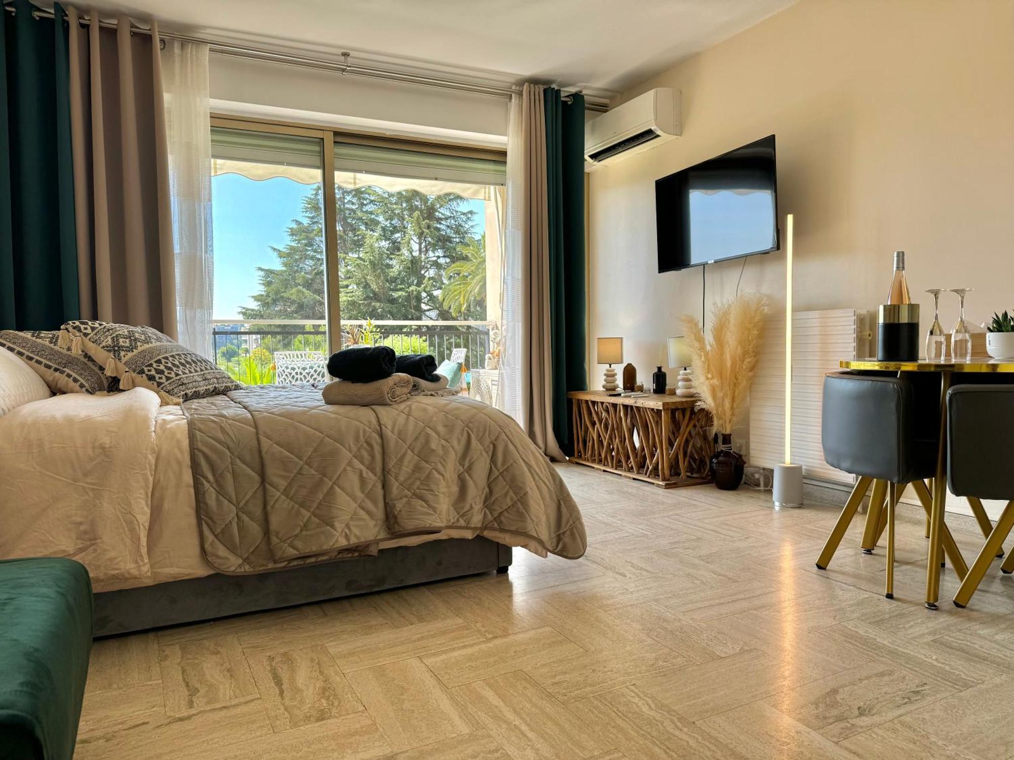 My Resid Appart Cannes Marina Vue Piscine Манделю-ла-Напул Екстериор снимка