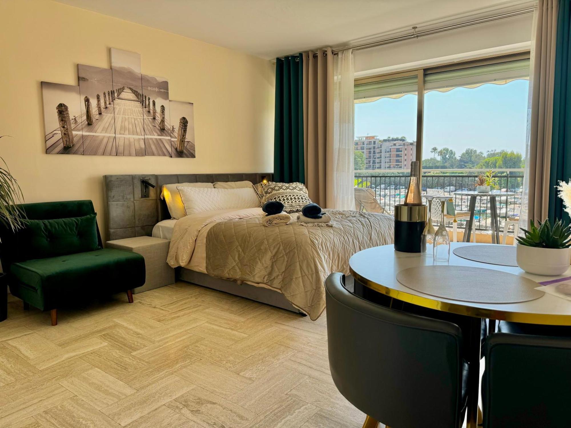 My Resid Appart Cannes Marina Vue Piscine Манделю-ла-Напул Екстериор снимка